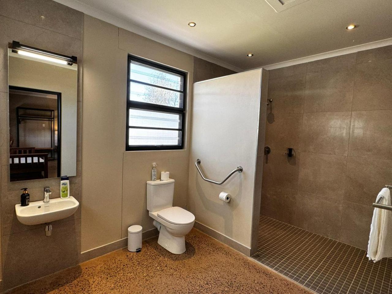 Flying Ostrich Guesthouse & Self-Catering Accommodation マリエンタール エクステリア 写真